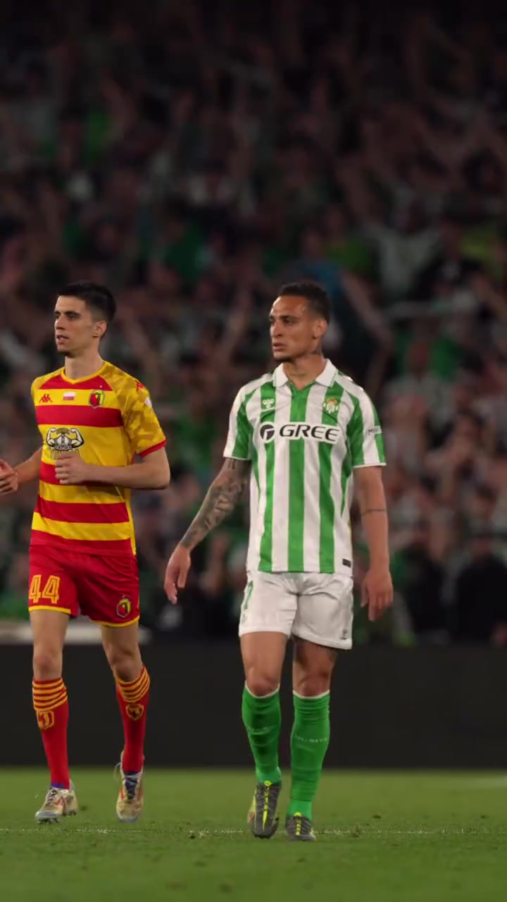 欧协联决赛在即！安东尼社媒激励球队：携手共创历史！??